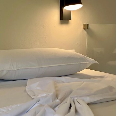 Bora Rooms Himare Esterno foto