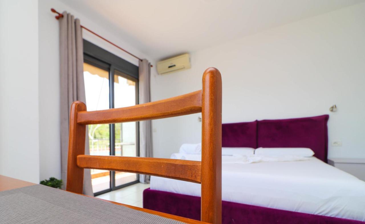 Bora Rooms Himare Esterno foto