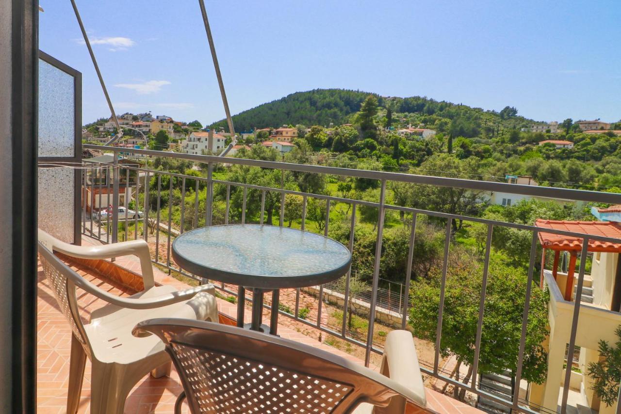 Bora Rooms Himare Esterno foto