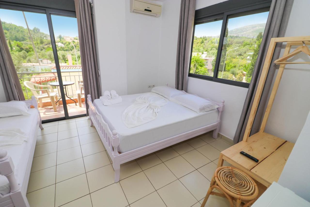 Bora Rooms Himare Esterno foto