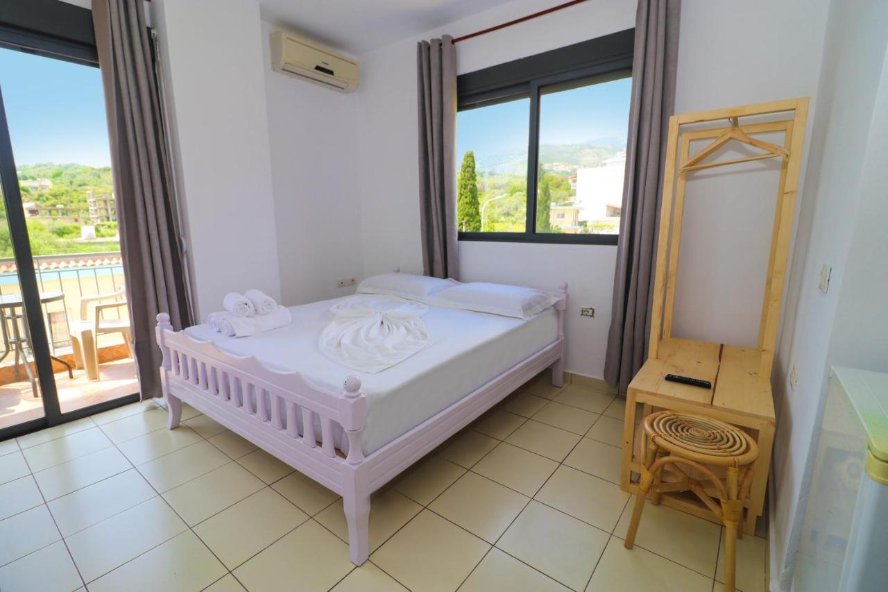 Bora Rooms Himare Esterno foto