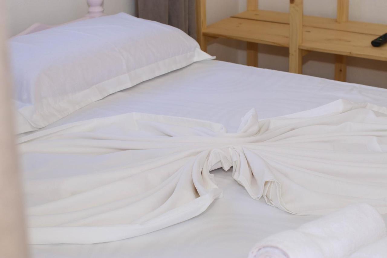 Bora Rooms Himare Esterno foto