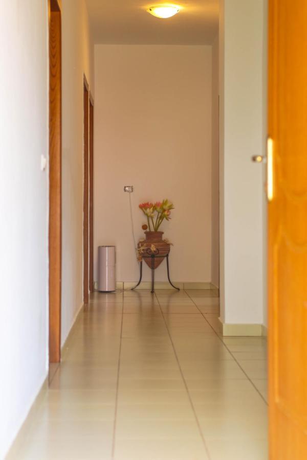 Bora Rooms Himare Esterno foto