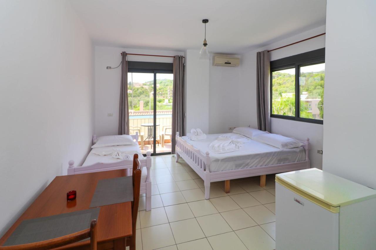 Bora Rooms Himare Esterno foto