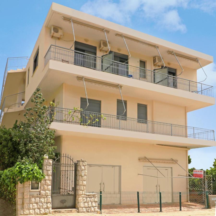 Bora Rooms Himare Esterno foto