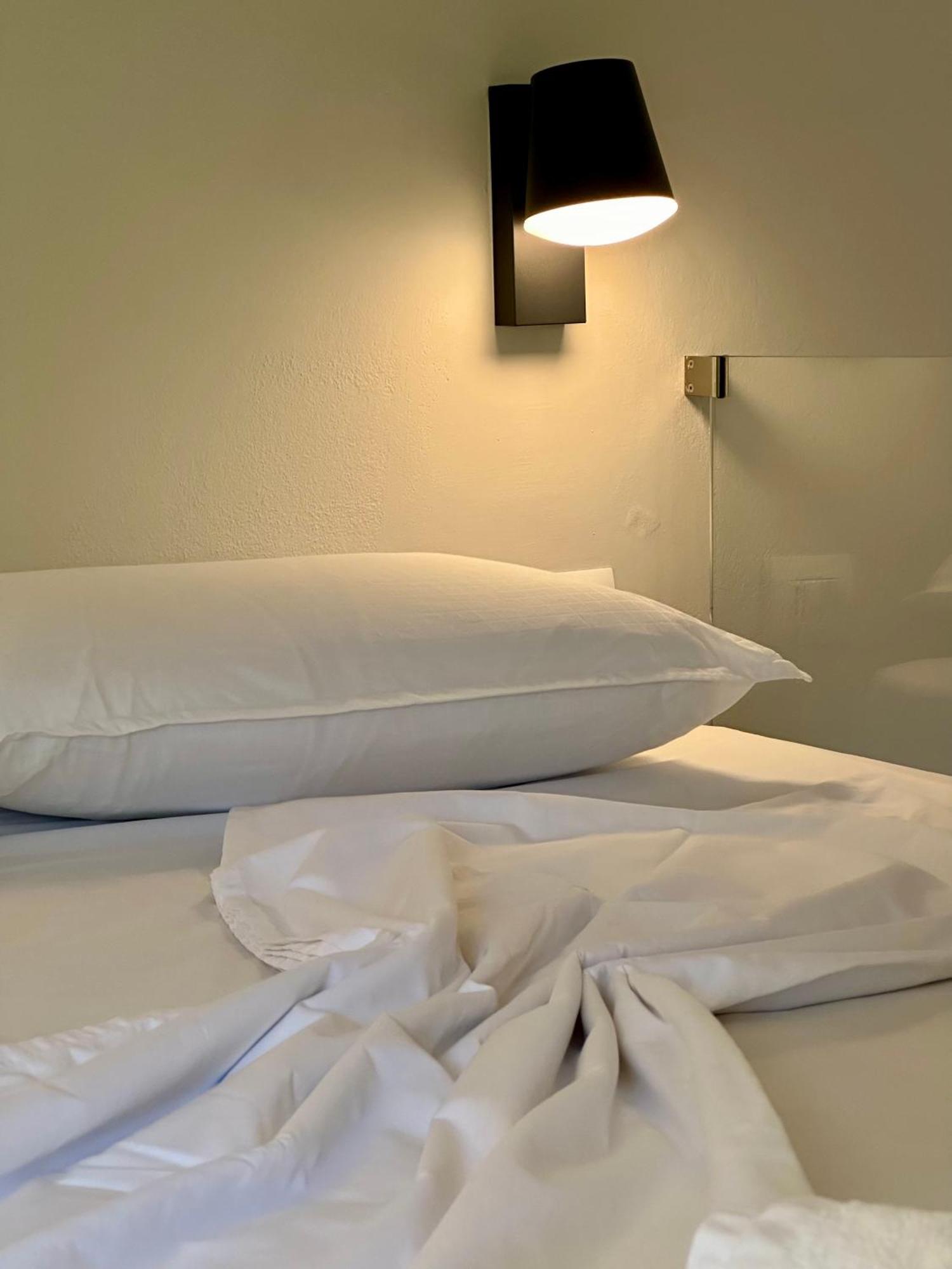 Bora Rooms Himare Esterno foto
