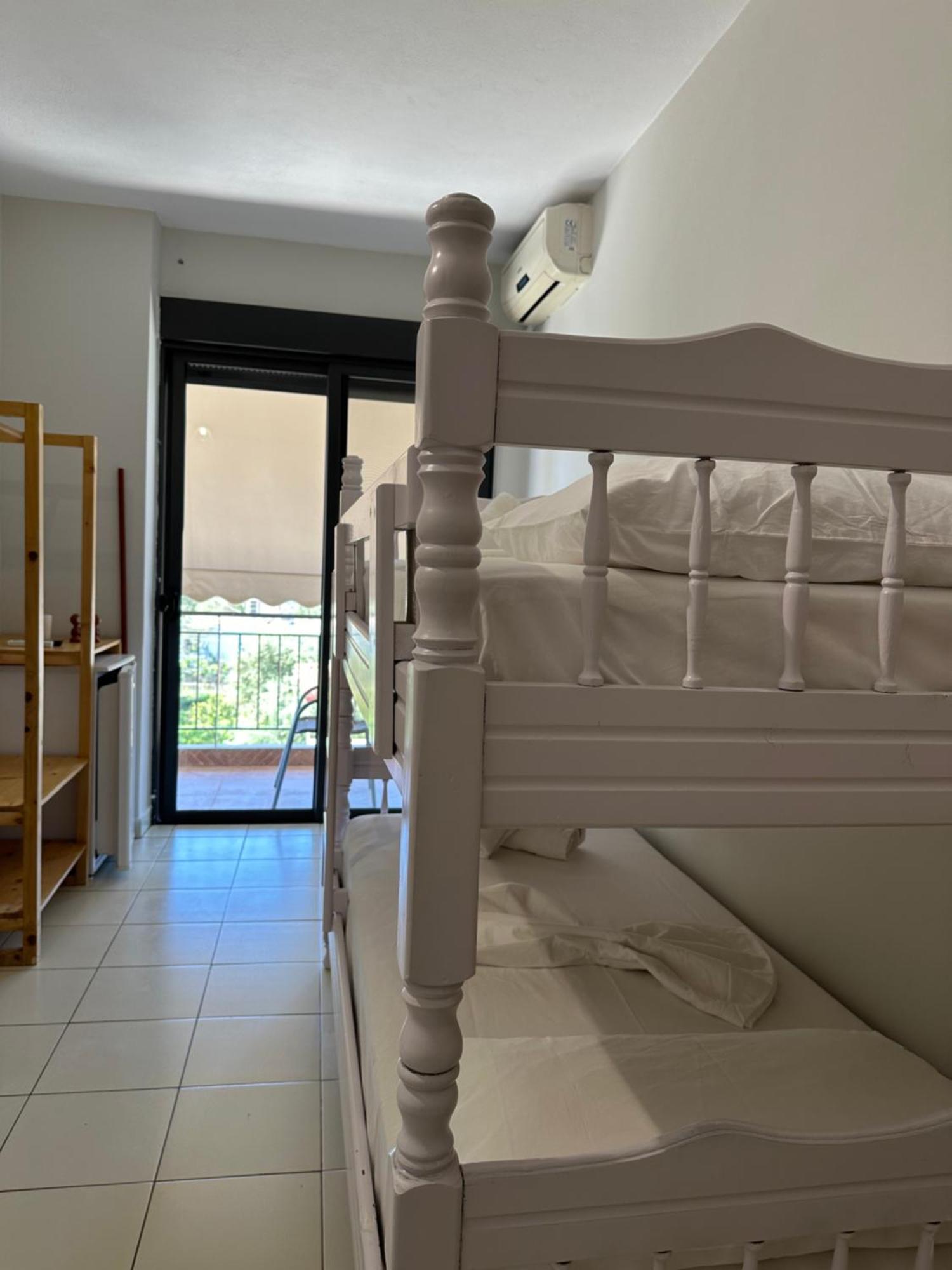 Bora Rooms Himare Esterno foto