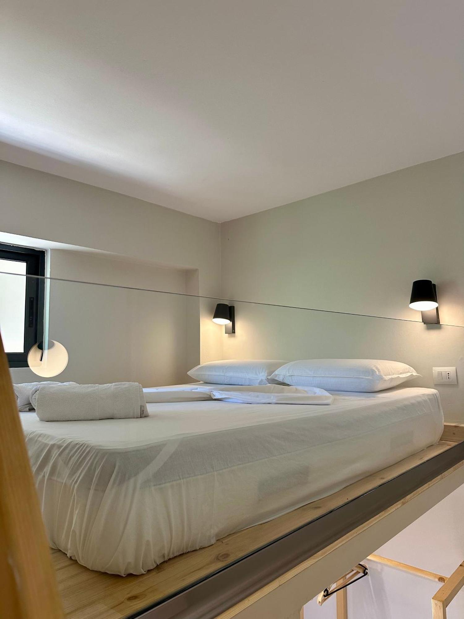 Bora Rooms Himare Esterno foto